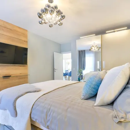 Pia Apartment *