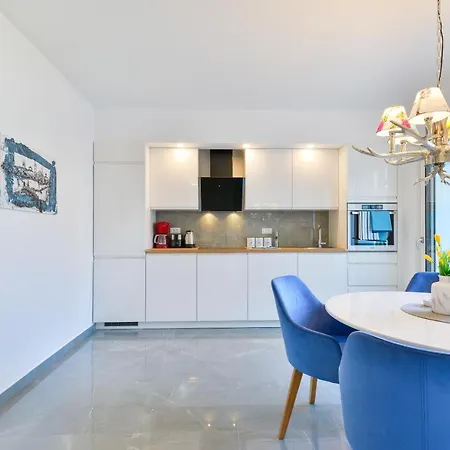 Pia Apartment